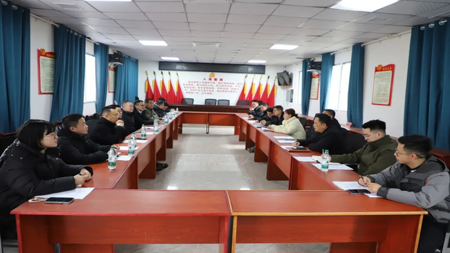 绵投集团赴盐亭县帮扶村开展驻村慰问暨文化下乡活动